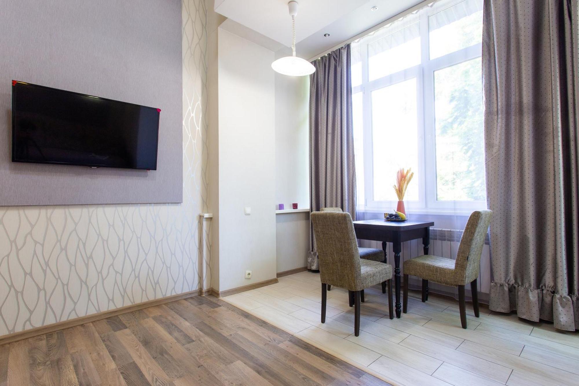 Royal Apartment On Pushkinskaya Kharkov Ngoại thất bức ảnh