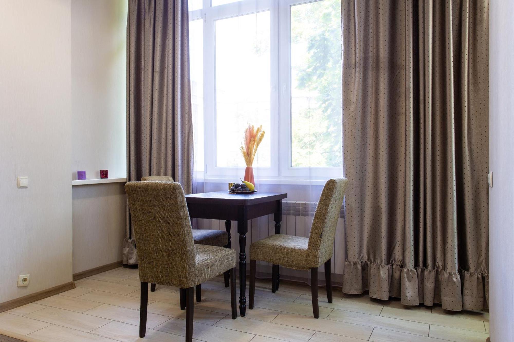 Royal Apartment On Pushkinskaya Kharkov Ngoại thất bức ảnh